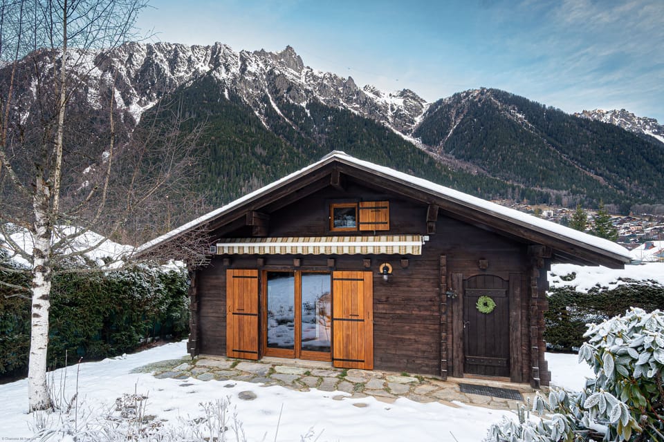 Chalet Juno in the snow