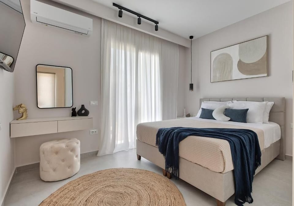 Villa, Balcony, Courtyard View | In-room safe, blackout drapes, iron/ironing board, free WiFi