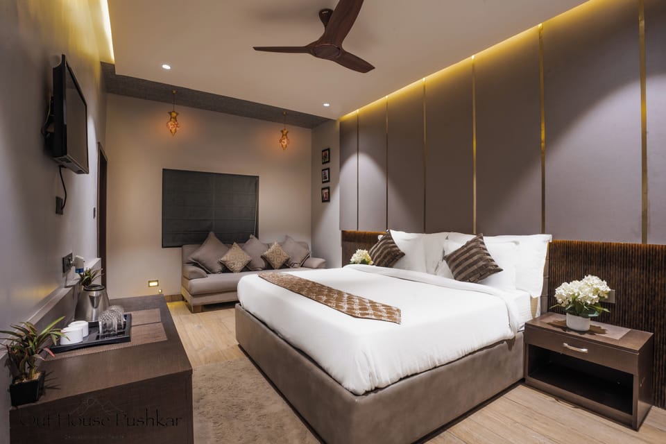 Egyptian cotton sheets, premium bedding, soundproofing, WiFi (free)