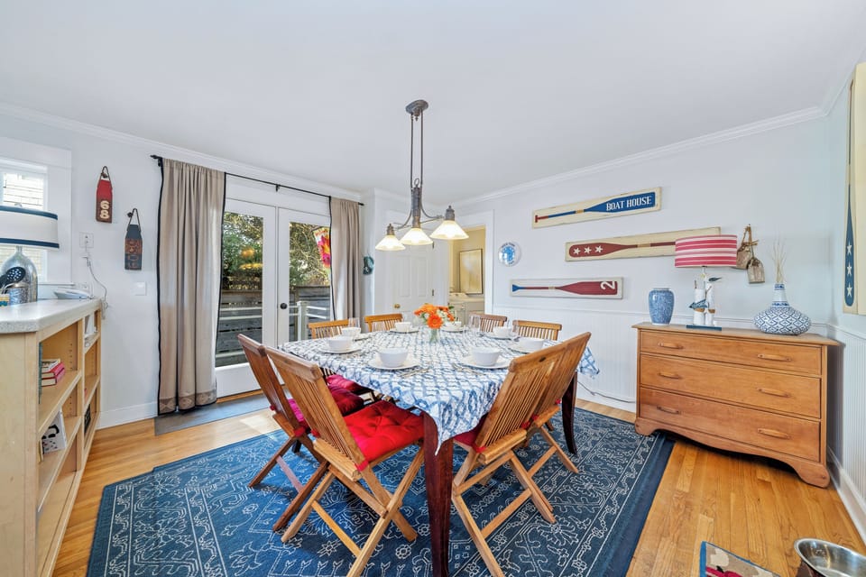 Perfect table to gather all the family for a great meal or game night.