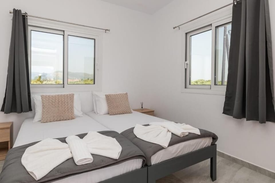 Villa, Balcony, Garden View | Blackout drapes, iron/ironing board, free WiFi