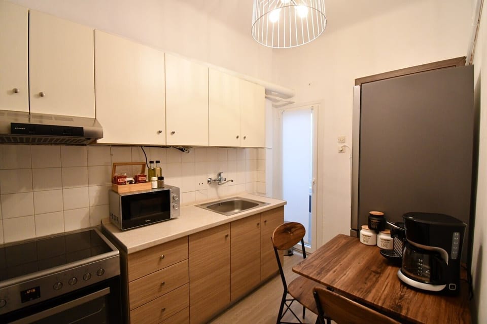 Apartment, 3 Bedrooms | Private kitchen | Toaster