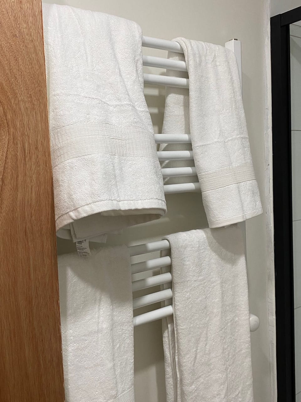 Superior Double Room, Park View | Bathroom | Shower, free toiletries, hair dryer, towels