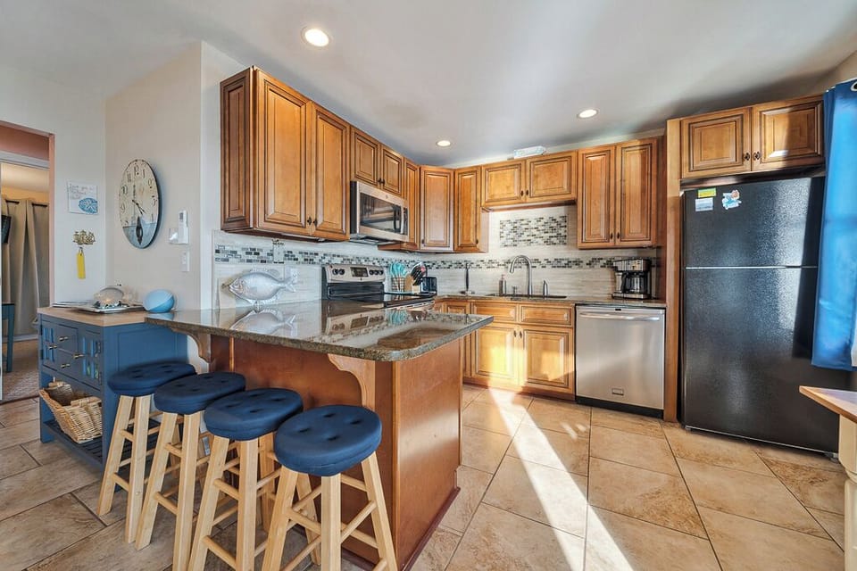 Well Stocked Kitchen with all the comforts of home!