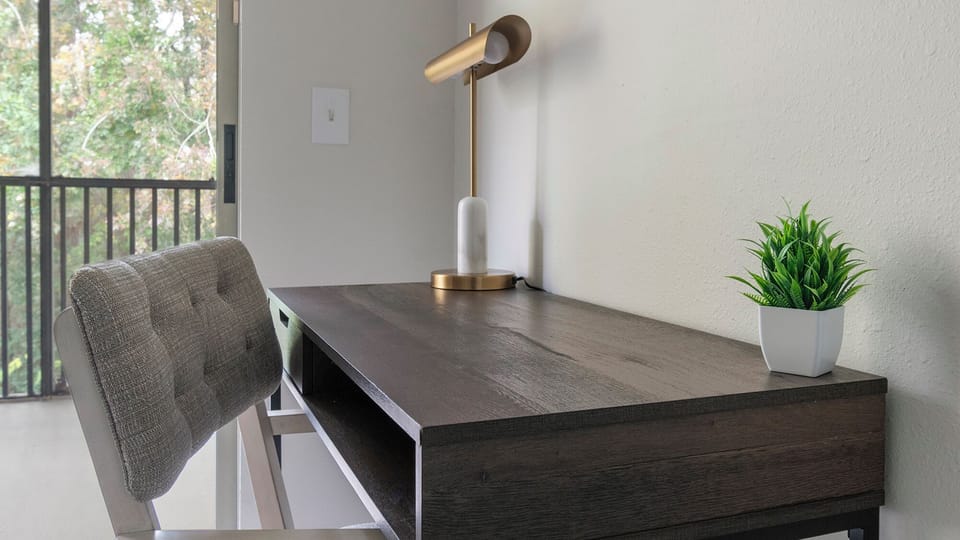 Apartment (1 Bedroom) | In-room business center