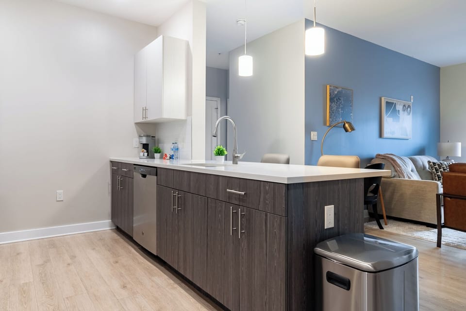 Apartment (2 Bedrooms) | Private kitchen | Fridge, microwave, oven, stovetop
