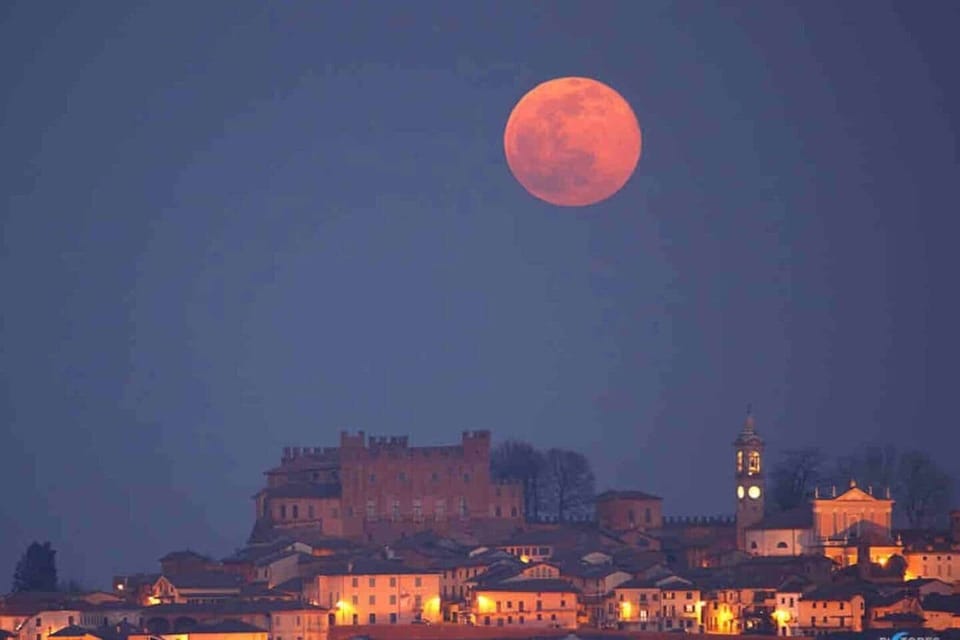 Montemagno by night