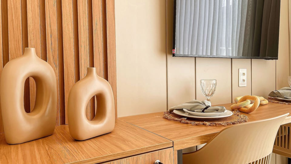 Basic Apartment | Dining