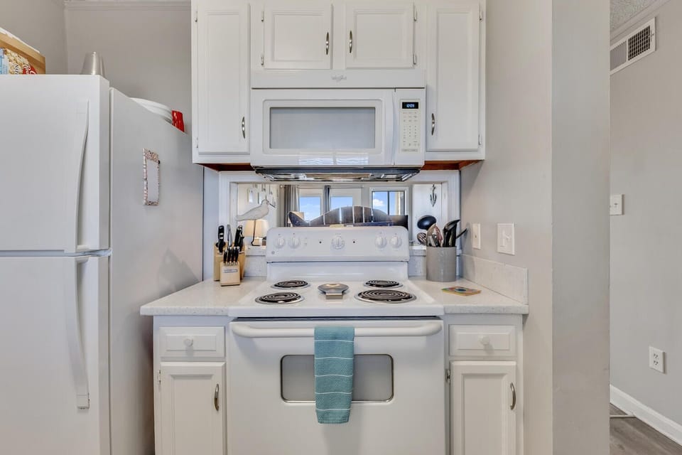 Going Coastal-large-019-016-Kitchen-1500x1000-72dpi