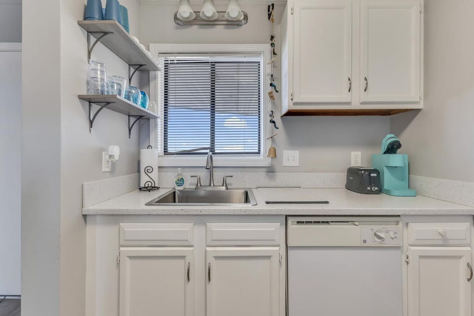 Going Coastal-large-018-011-Kitchen-1500x1000-72dpi