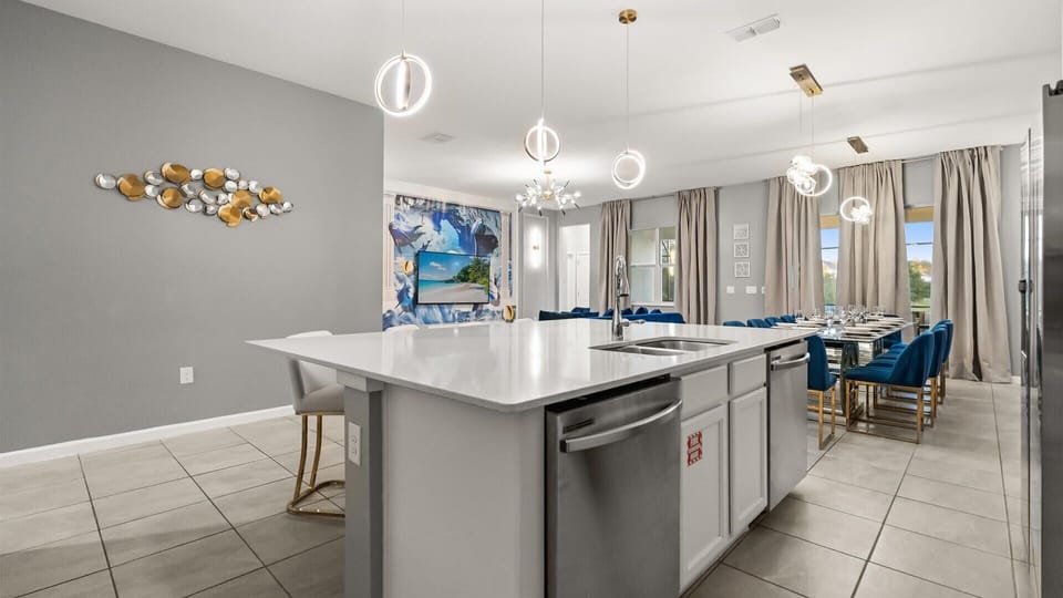 Large gourmet kitchen with full amenities — ideal for large families and group cooking.