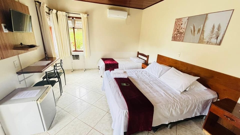 Classic Chalet, Garden View | Desk, laptop workspace, free WiFi