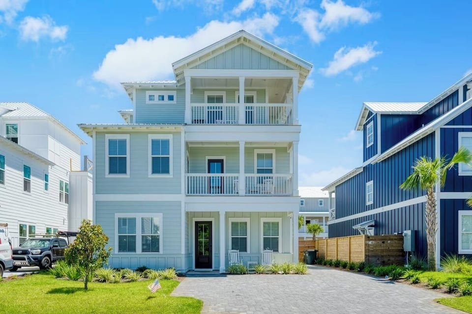 Aquamarine – sleeps 28! Located in gated Frangista Beach with private beach access and a FREE 6-seat golf cart. Enjoy a backyard oasis with a HEATED pool, spa, lounge chairs, outdoor dining, and a BBQ grill—perfect for families and large groups!