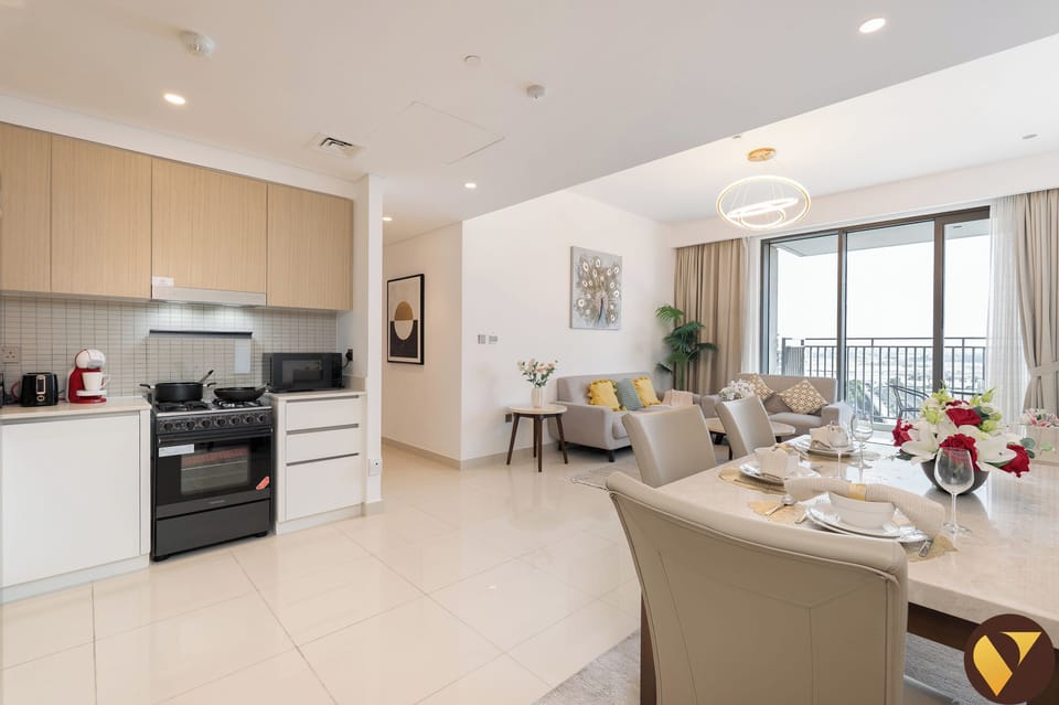 Luxury Apartment, Balcony, Canal View | Private kitchen | Full-size fridge, microwave, oven, stovetop