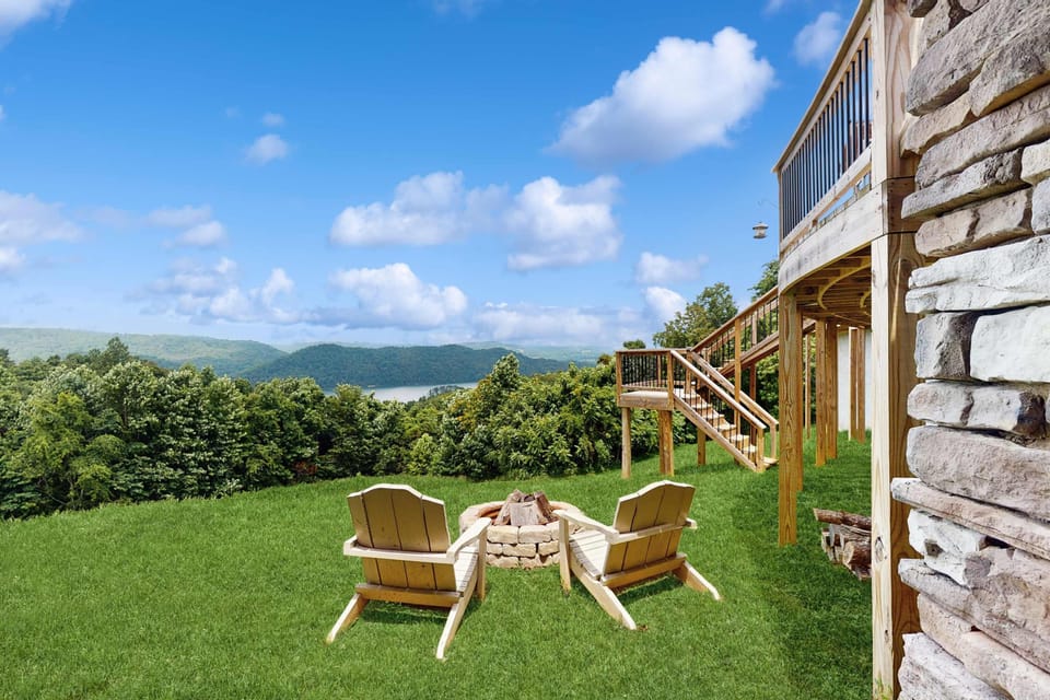 Outdoor Retreat awaits. And, unwind by the fire pit with stunning mountain views and fresh Tennessee air!