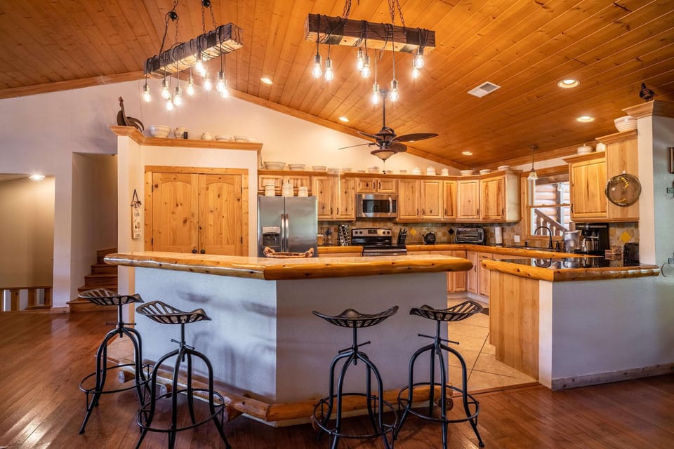 Rustic charm meets modern convenience in this stylish, well-equipped culinary haven!
