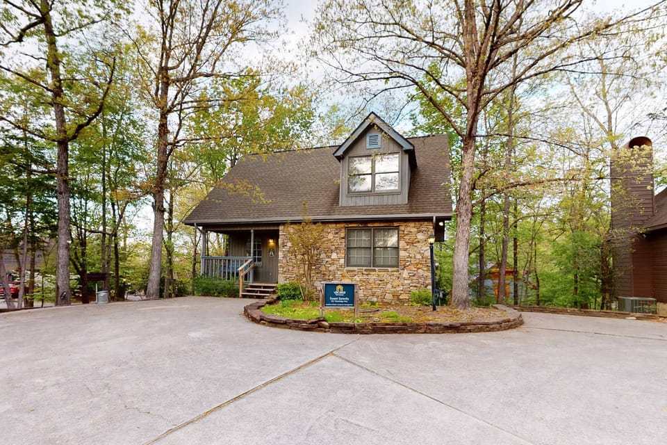 Nestled in nature, your perfect Pigeon Forge getaway awaits!
