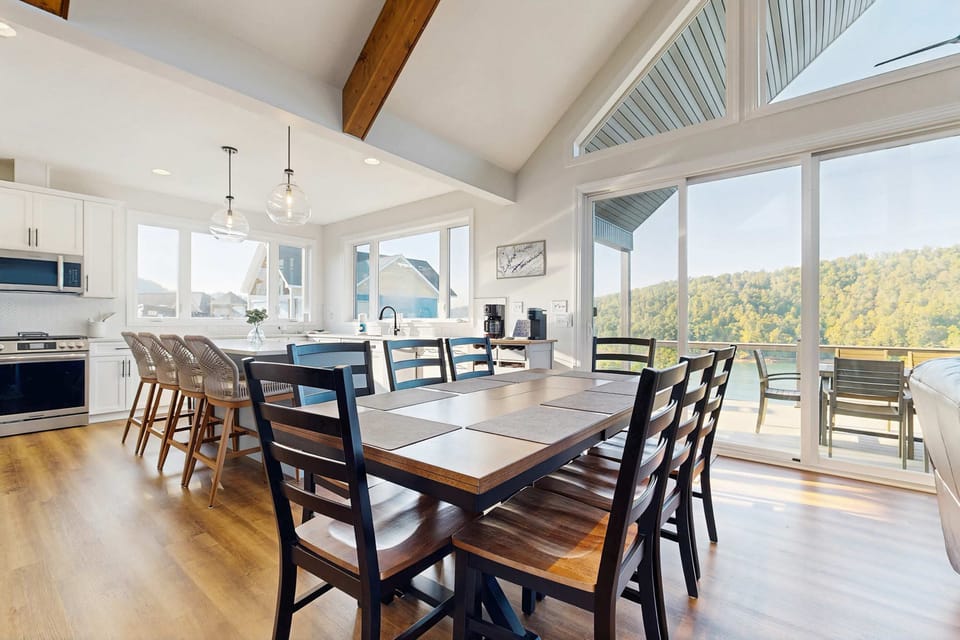 Stunning views and spacious seating for unforgettable meals with friends and family!