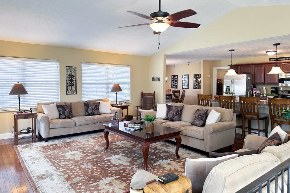 Bright and inviting space perfect for relaxation and gatherings with family and friends!