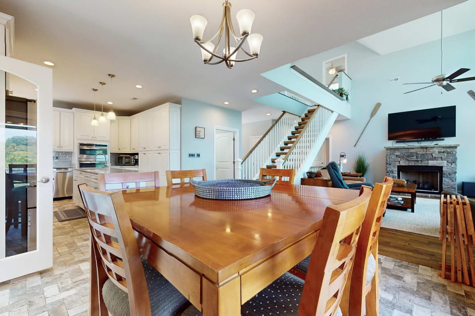 Inviting space perfect for meals and laughter with family and friends!