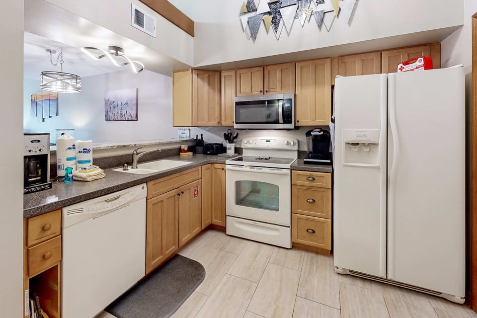 Completely stocked with everything you will need to relax after a long day on the Gatlinburg Strip. 