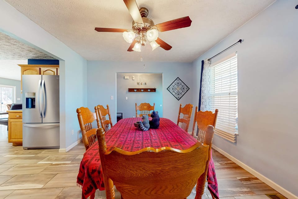 Bright and inviting space for meals and memories with family and friends!