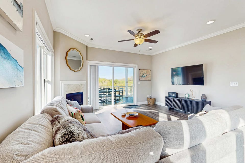 Bright space with lake views, modern decor, and a perfect spot to unwind!