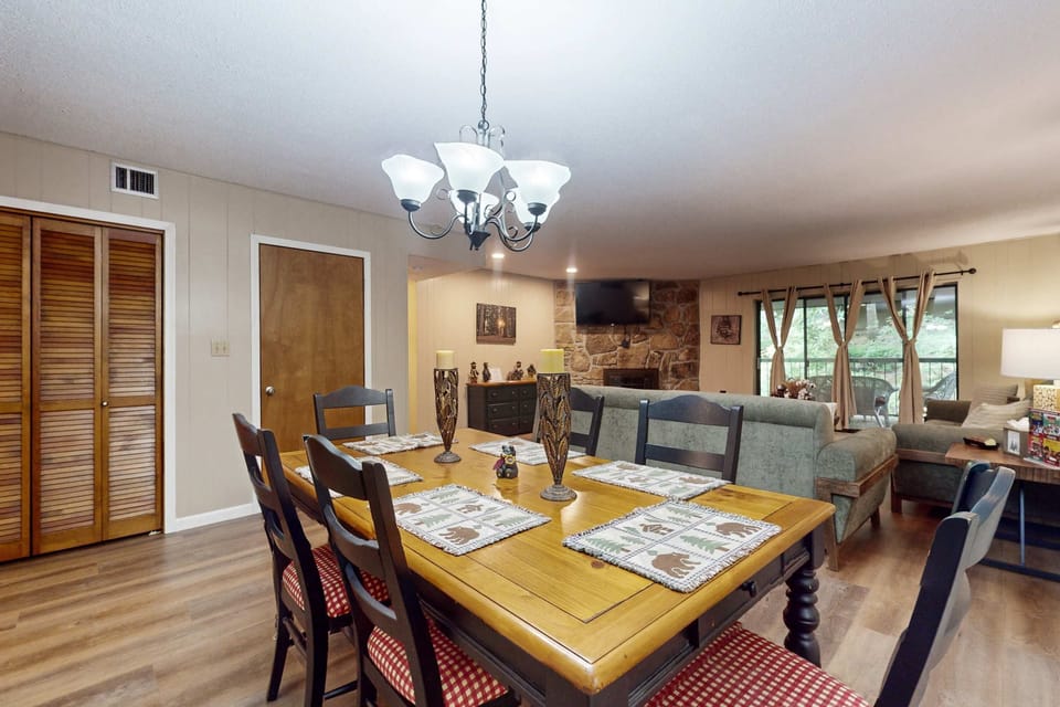 Charming table for meals and memories in the heart of the cabin!