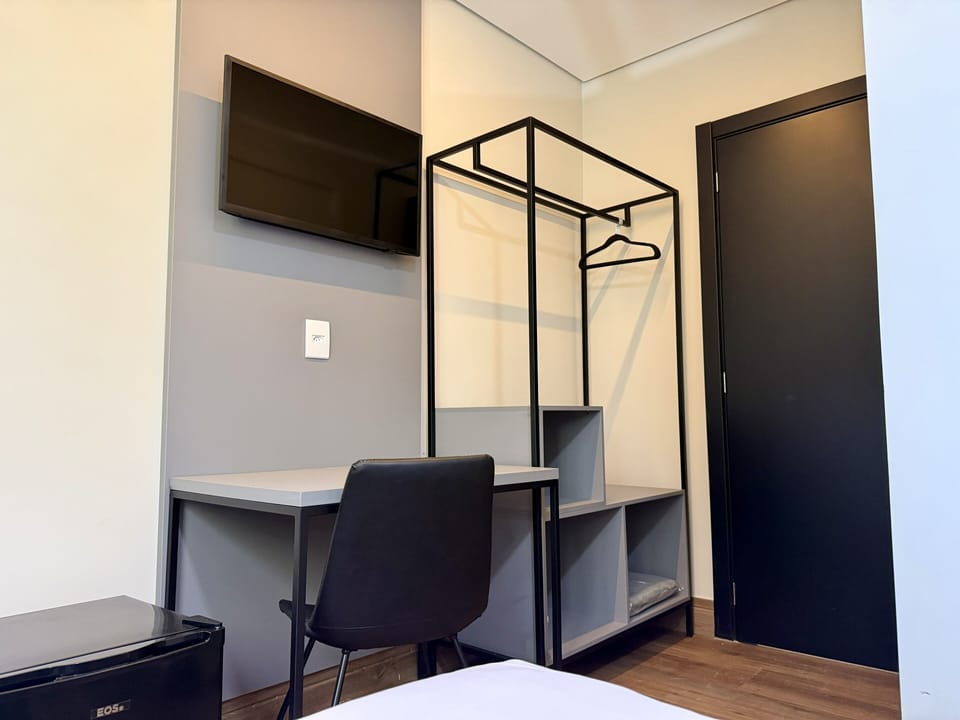 Studio, 1 Twin Bed | Laptop workspace, free WiFi