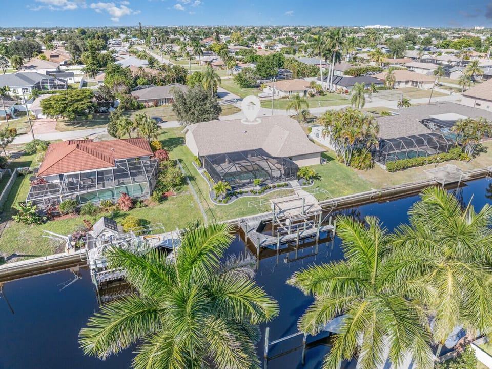Ideal waterfront setup for boating enthusiasts.