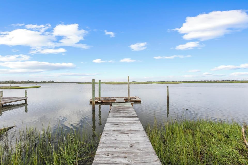 Dock with deep-water access