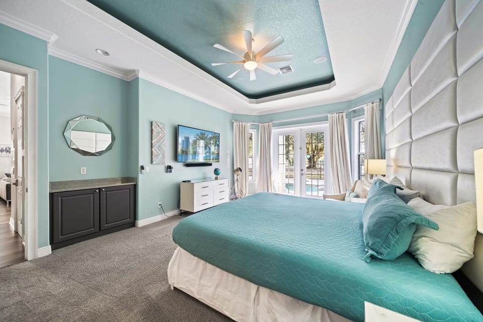 Aqua Bliss – Sleep in Style by the Sunshine!