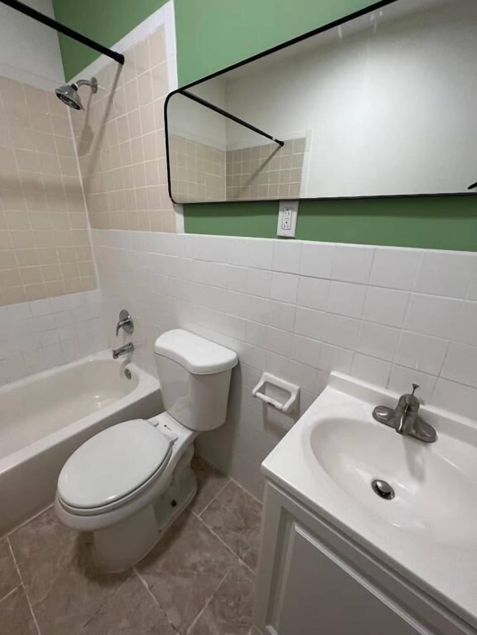 Twin Room, Non Smoking | Bathroom | Combined shower/tub, hair dryer, towels, soap
