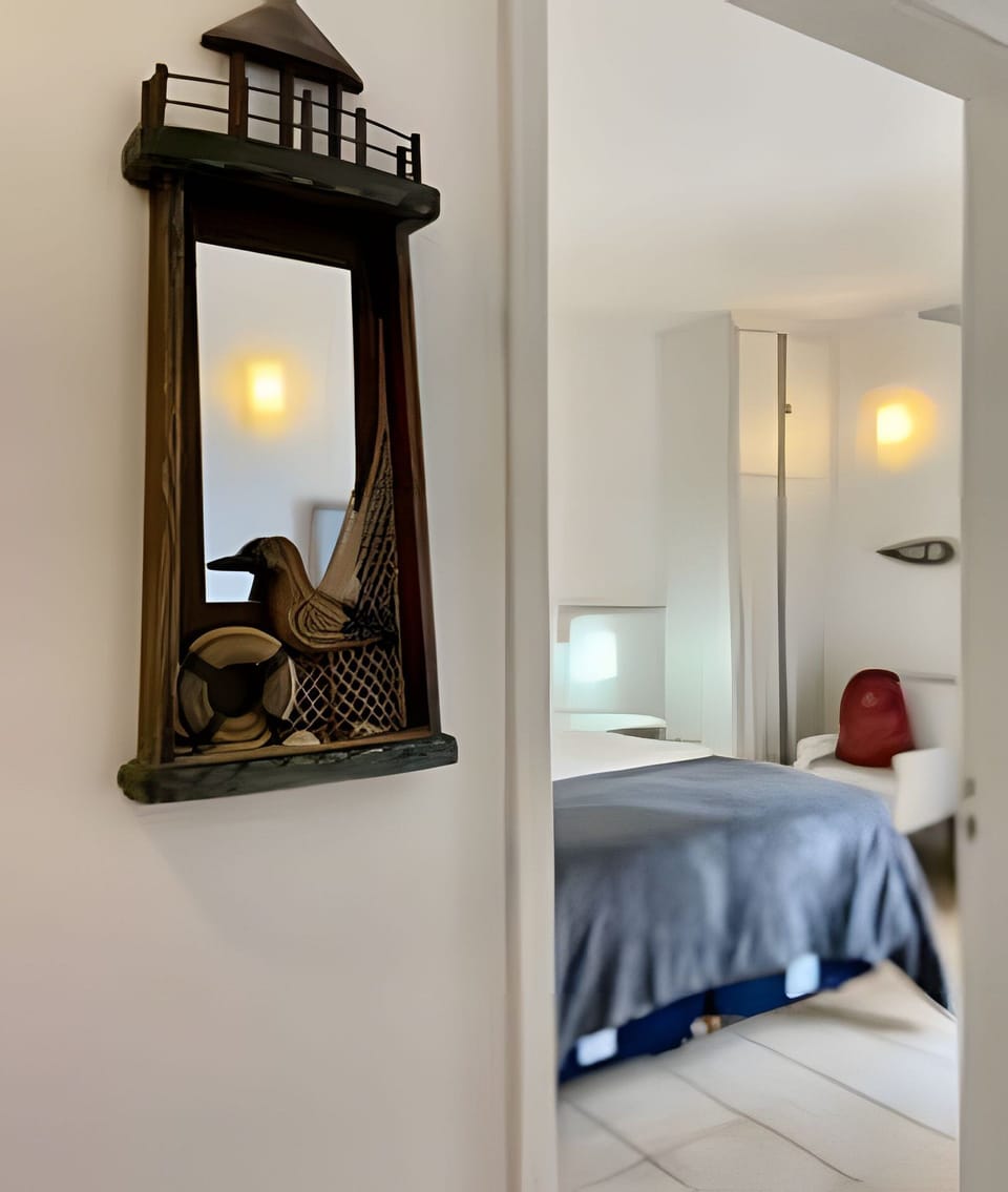 Bed,Photo of the whole room,Bedroom