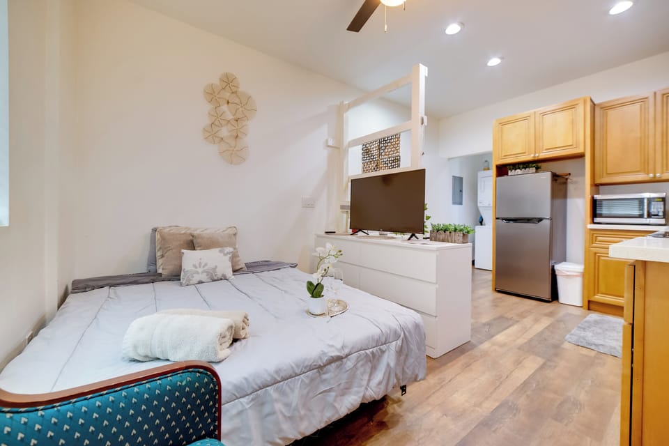 Riverside Vacation Rental | Studio | 1BA | 800 Sq Ft | Steps to Enter