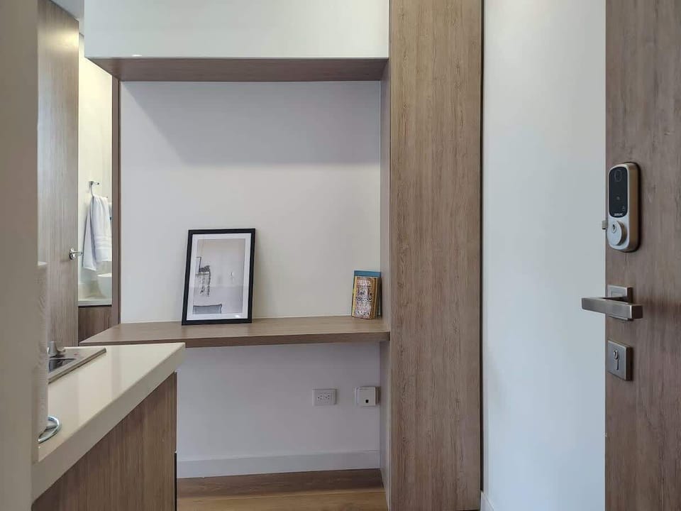 Modern corner and welcoming entrance!