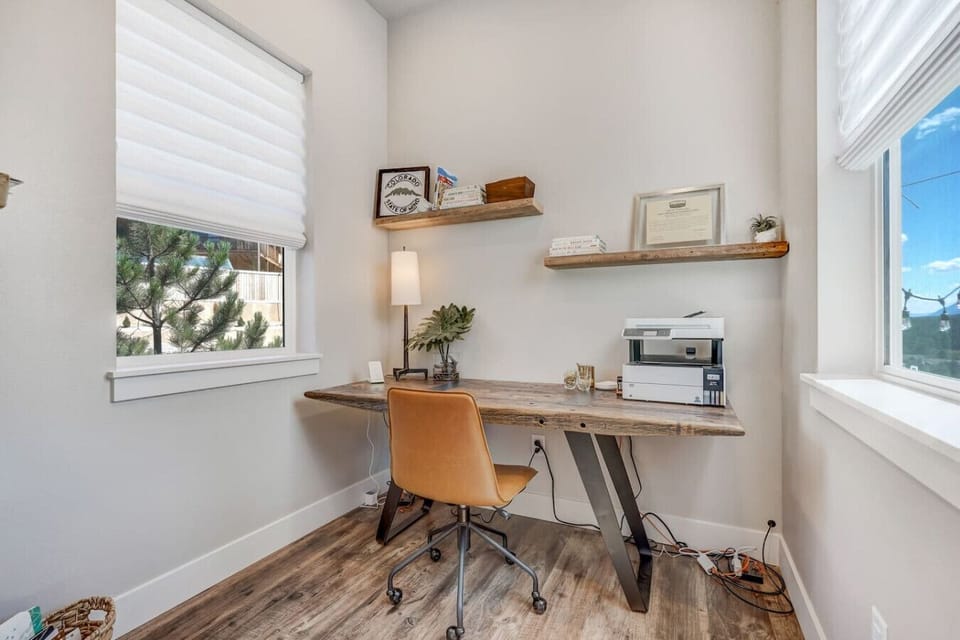 Office Space with Printer for Guest Use