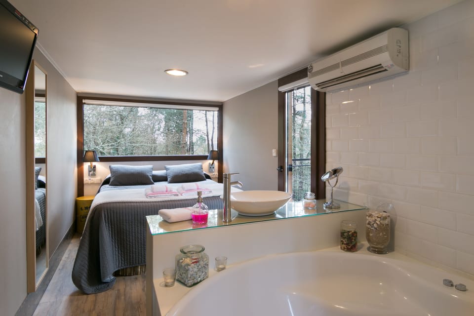 Apartment, 1 Bedroom (Refugio en el Bosque) | Minibar, free cribs/infant beds