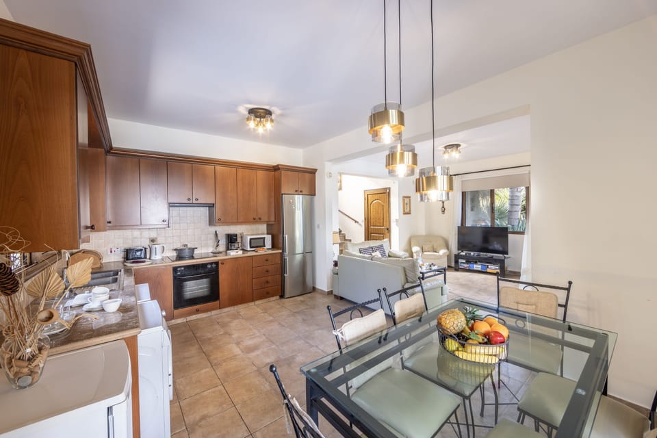 Kitchen dining space