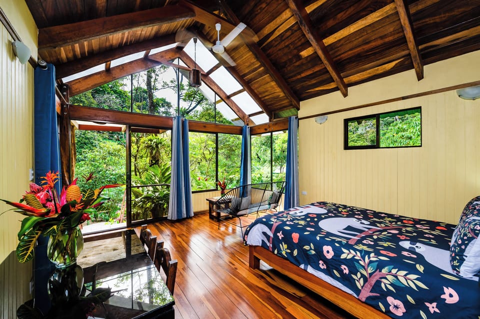 Casita La Luna | Premium bedding, individually decorated, individually furnished