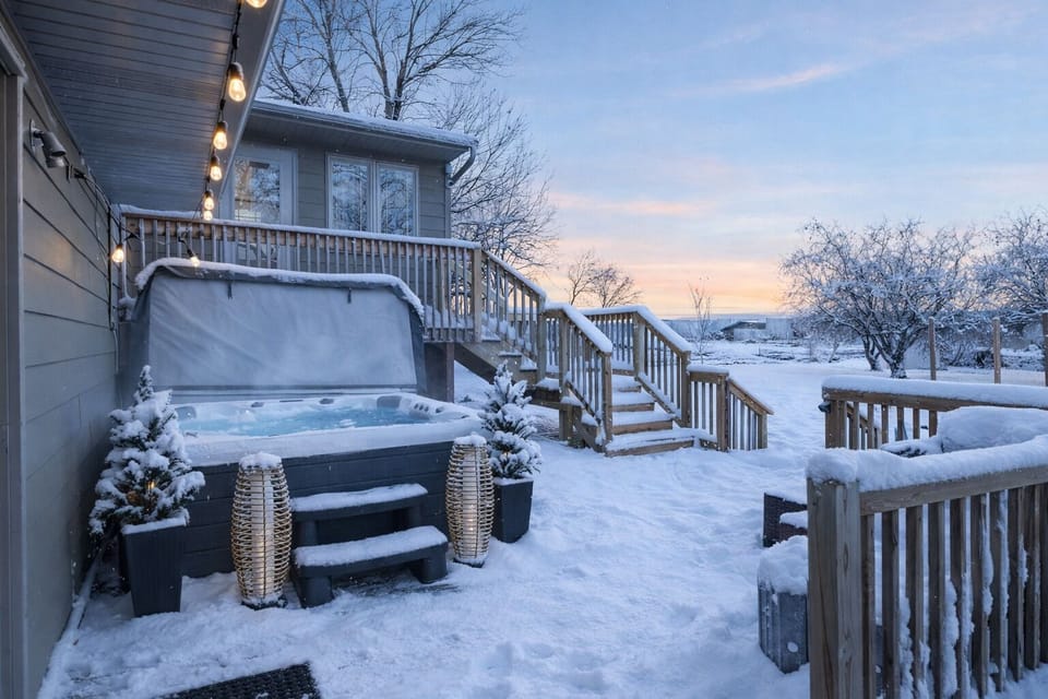 Winter or summer, the hot tub is ready!