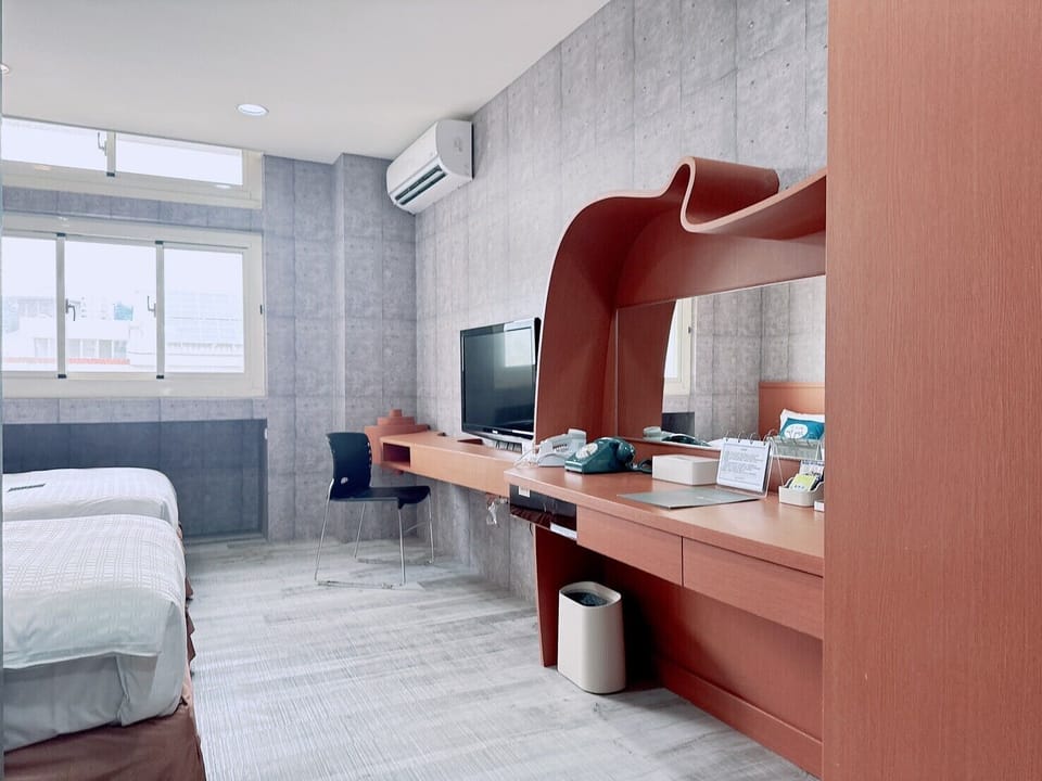 Triple Room, Multiple Beds | Down comforters, desk, laptop workspace, blackout drapes