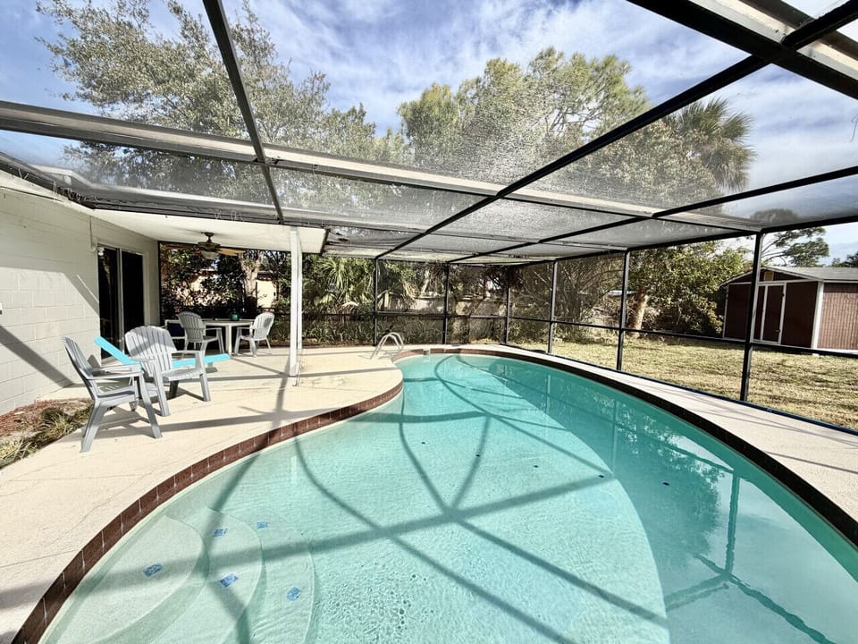 Screened Pool