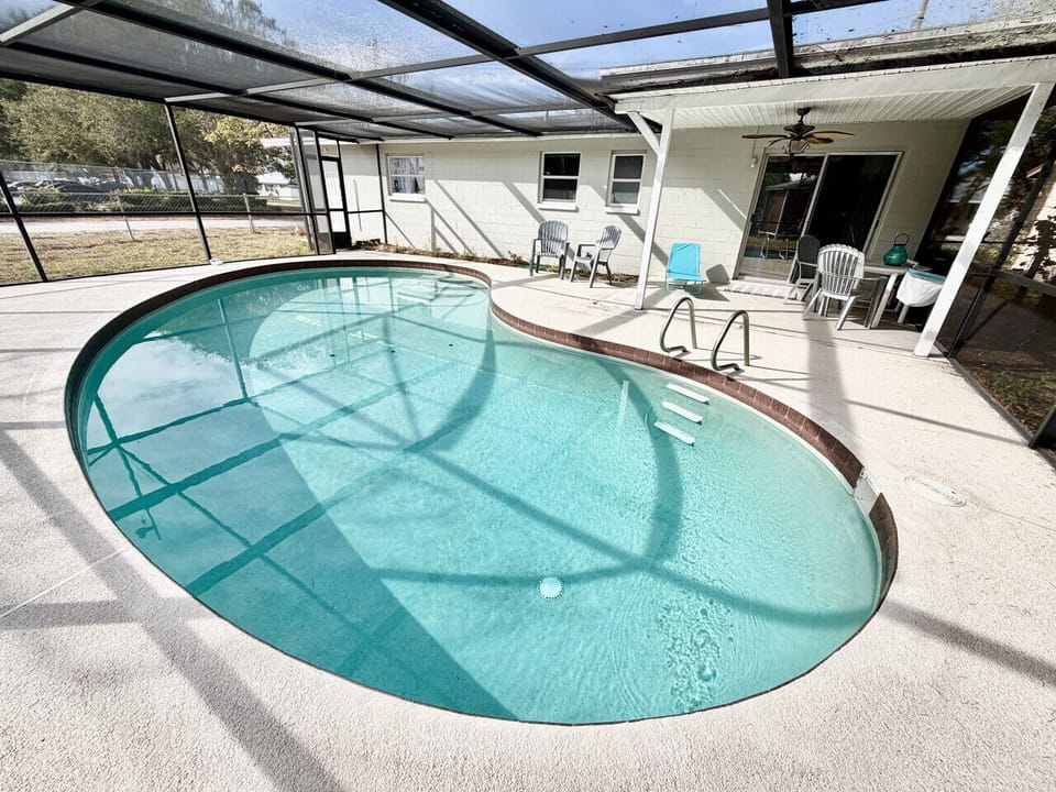 Screened Pool