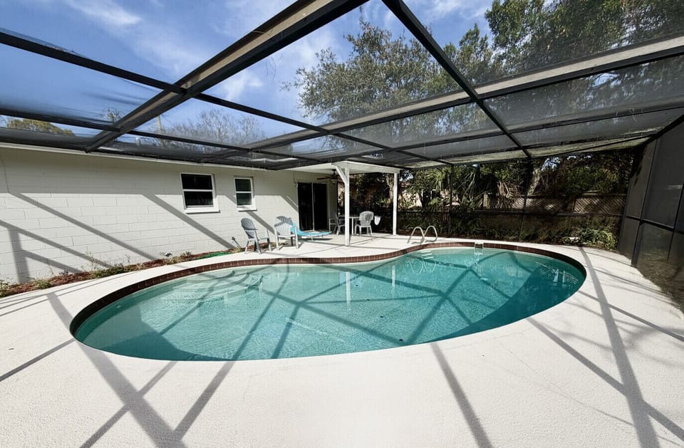 Screened Pool