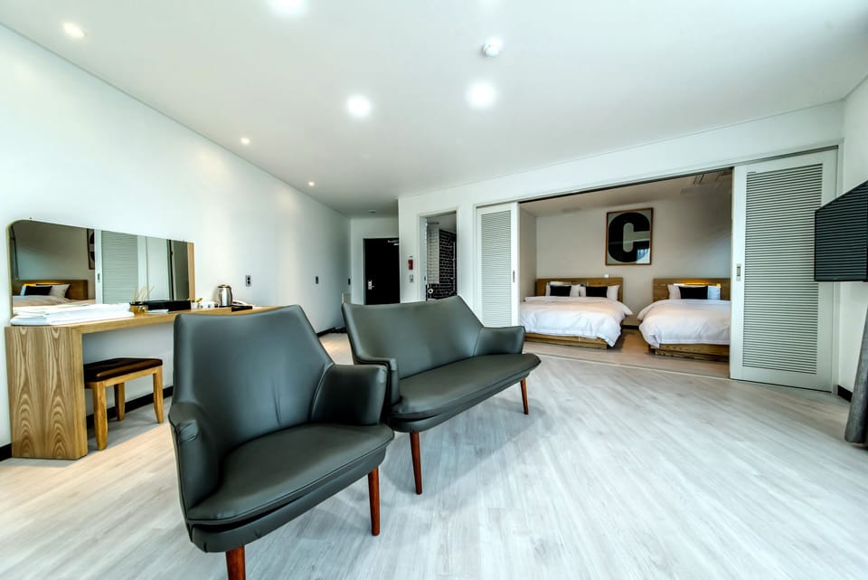 Desk, blackout drapes, free WiFi, bed sheets