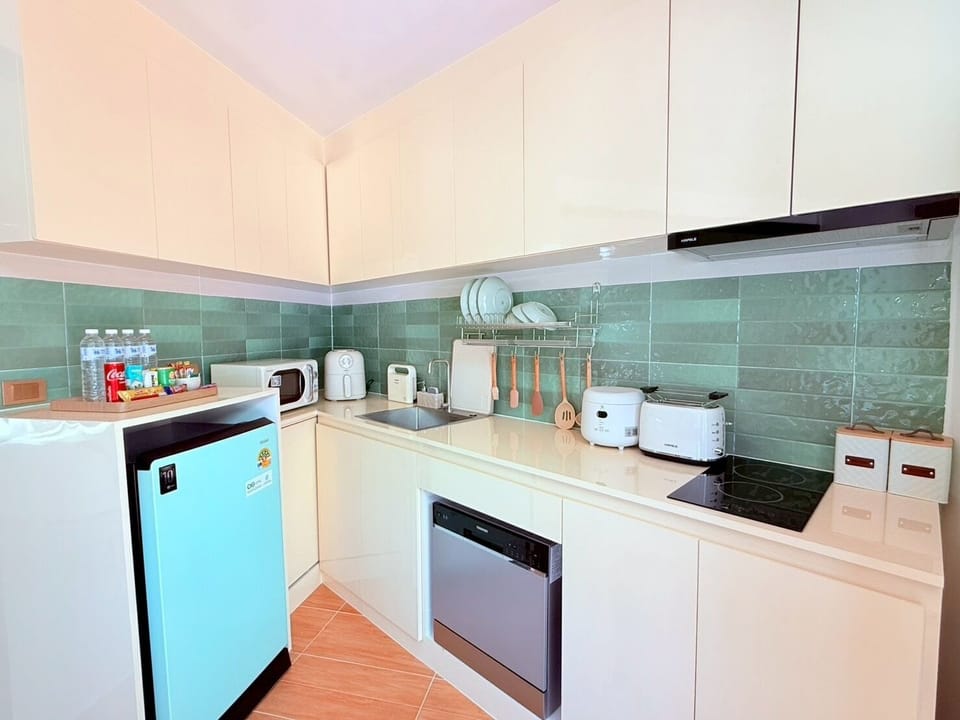 Family Villa | Private kitchen | Mini-fridge