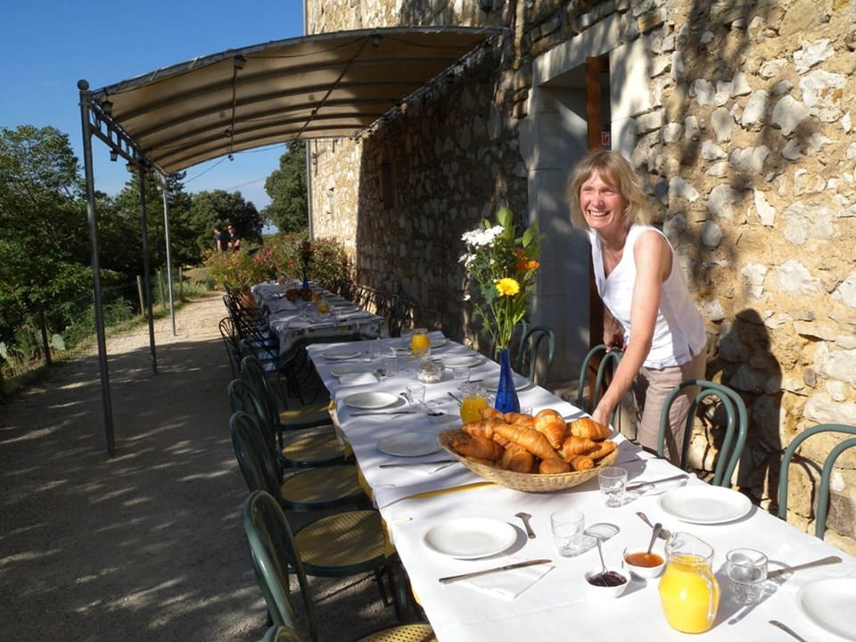 La terrasse avec vue panoramique sur les gorges de l'Ardèche et la campagne Ardéchoise.