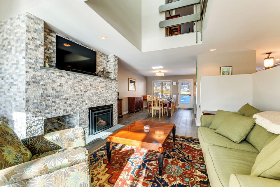 Warren Vacation Rental | 3BR | 3.5BA | Stairs Required | 2,000 Sq Ft