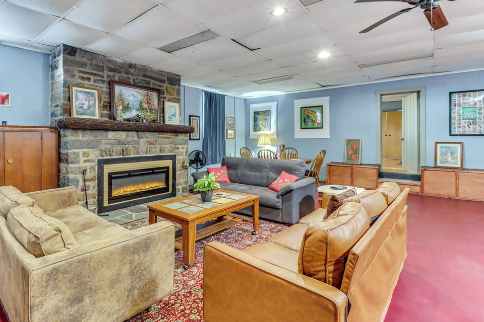 Summit Hill Vacation Rental | 3BR | 2BA | 2,000 Sq Ft | Step-Free Access